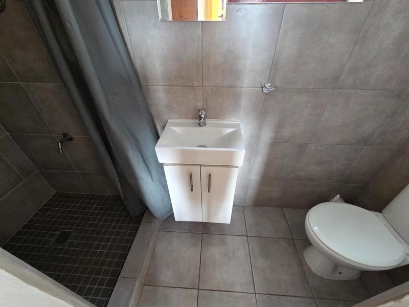 To Let 1 Bedroom Property for Rent in Walmer Estate Western Cape